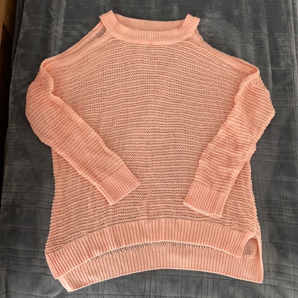 LIGHTWEIGHT OFF THE SHOULDER SWEATER